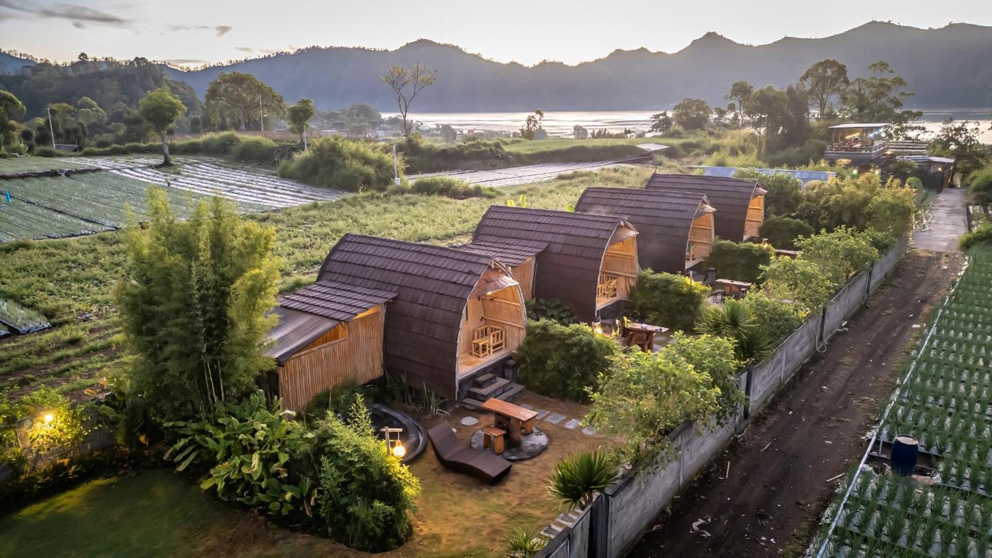 Tegal Bamboo Cottages & Private Hot Spring Baturaja  ภายนอก รูปภาพ