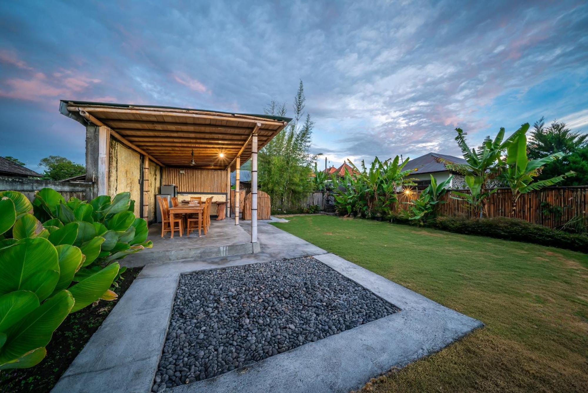Tegal Bamboo Cottages & Private Hot Spring Baturaja  ภายนอก รูปภาพ