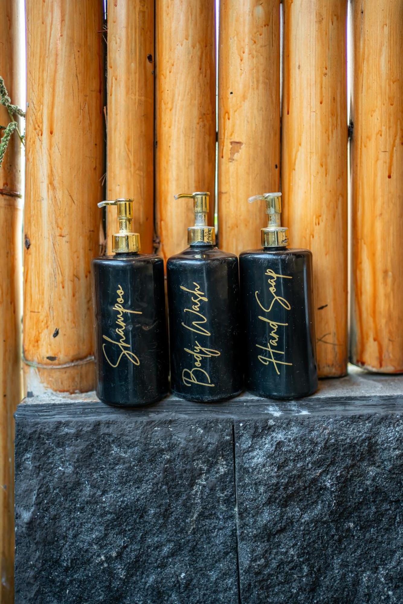 Tegal Bamboo Cottages & Private Hot Spring Baturaja  ภายนอก รูปภาพ