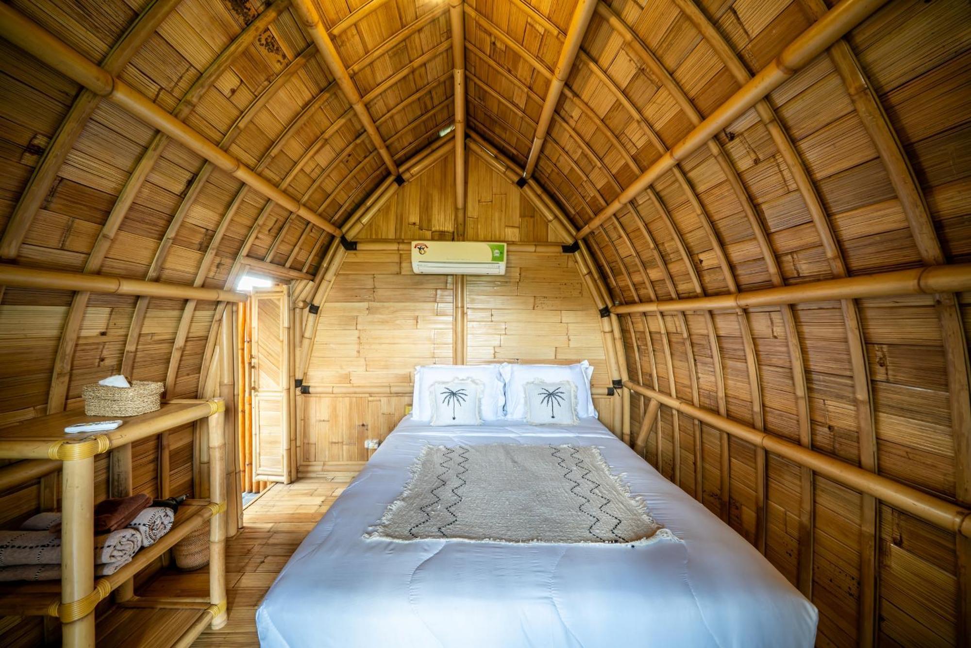 Tegal Bamboo Cottages & Private Hot Spring Baturaja  ภายนอก รูปภาพ
